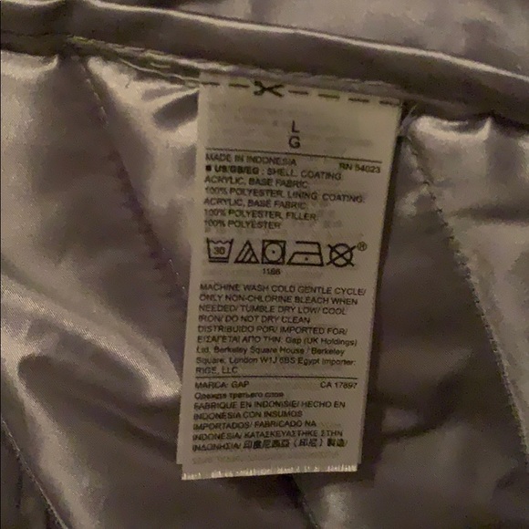 Gap Gradient Silver Down Vest Large - Picture 2 of 5